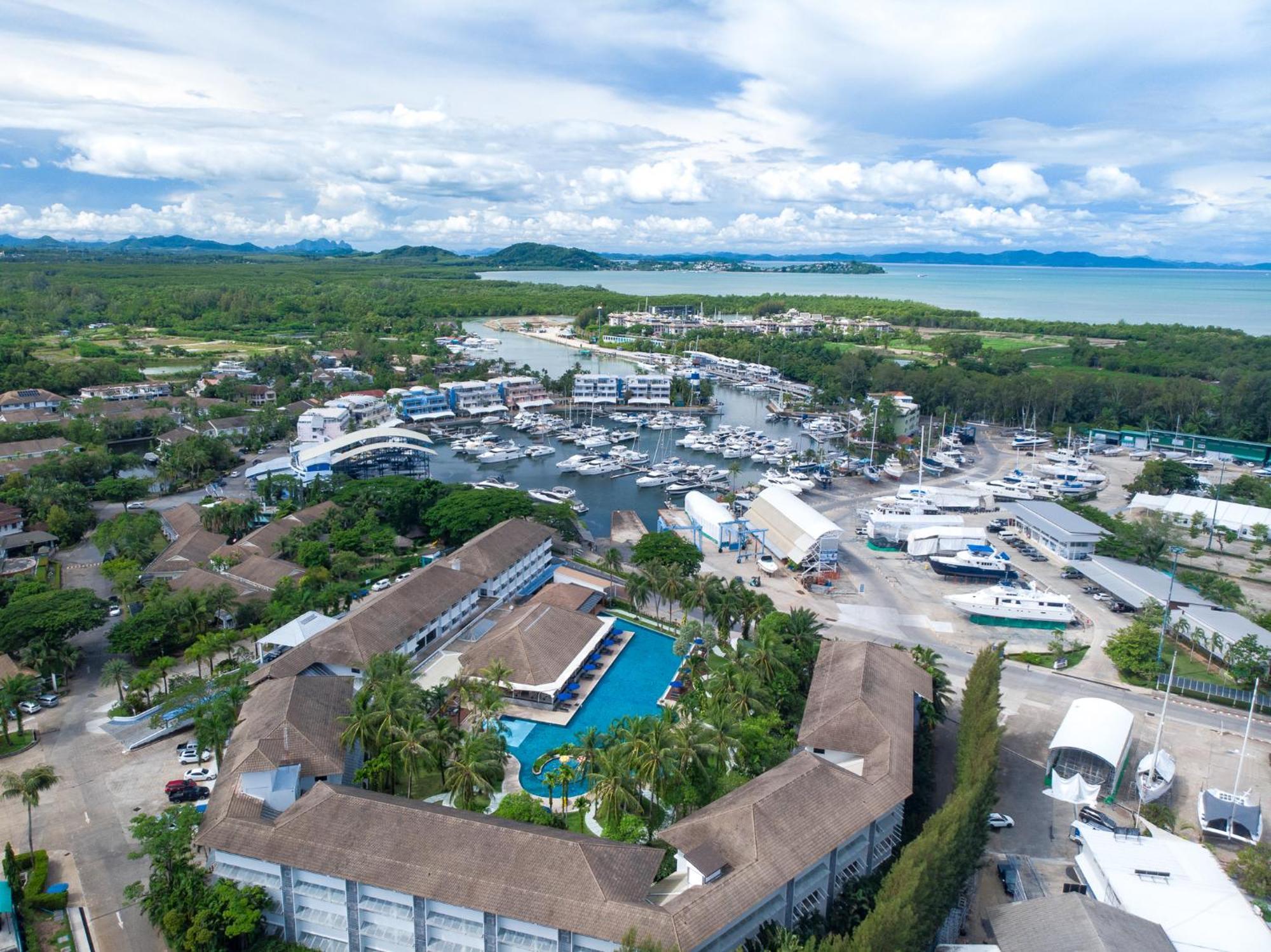 Nh Boat Lagoon Phuket Resort Buitenkant foto